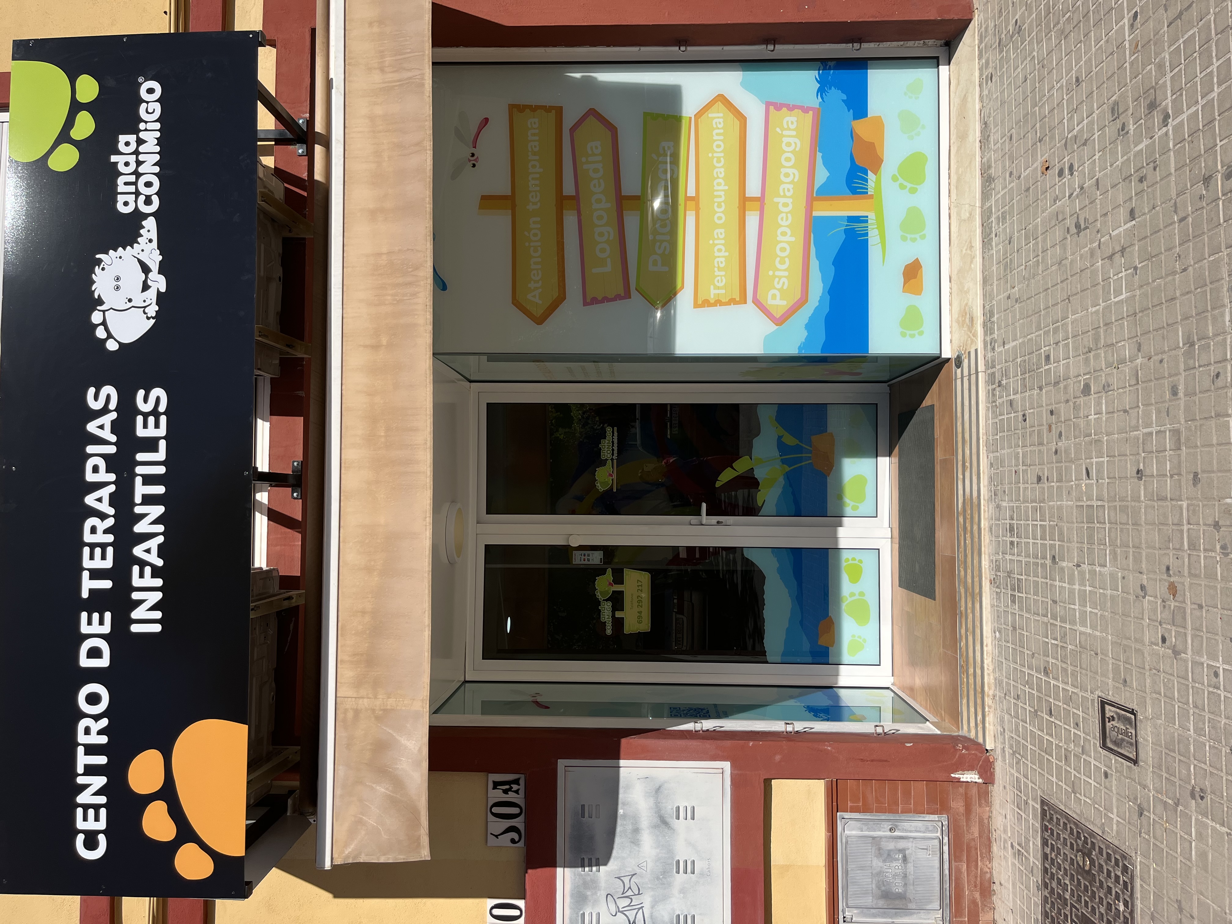 Fachada del centro anda CONMiGO Arahal