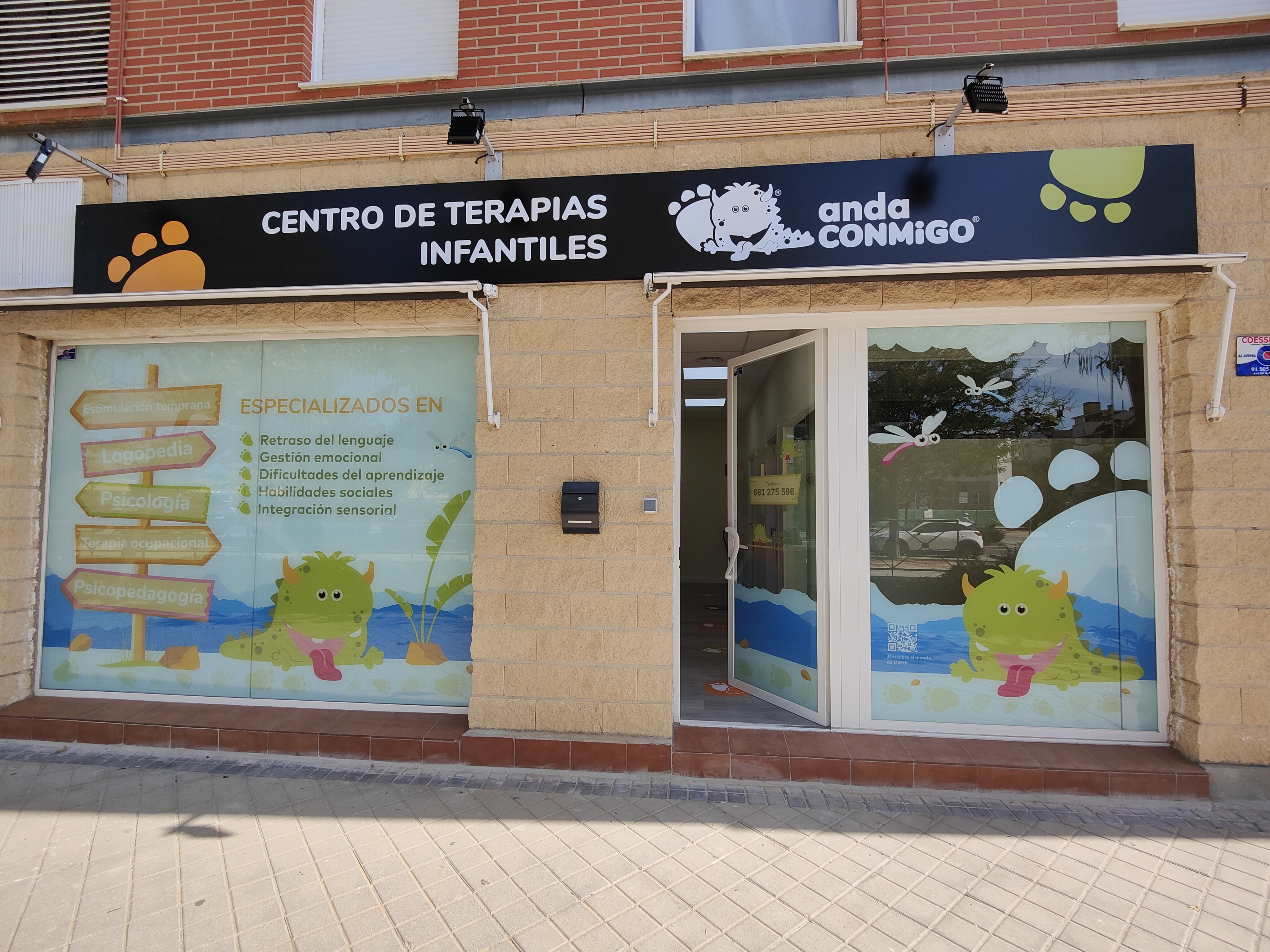 Fachada del centro anda CONMiGO Arroyomolinos
