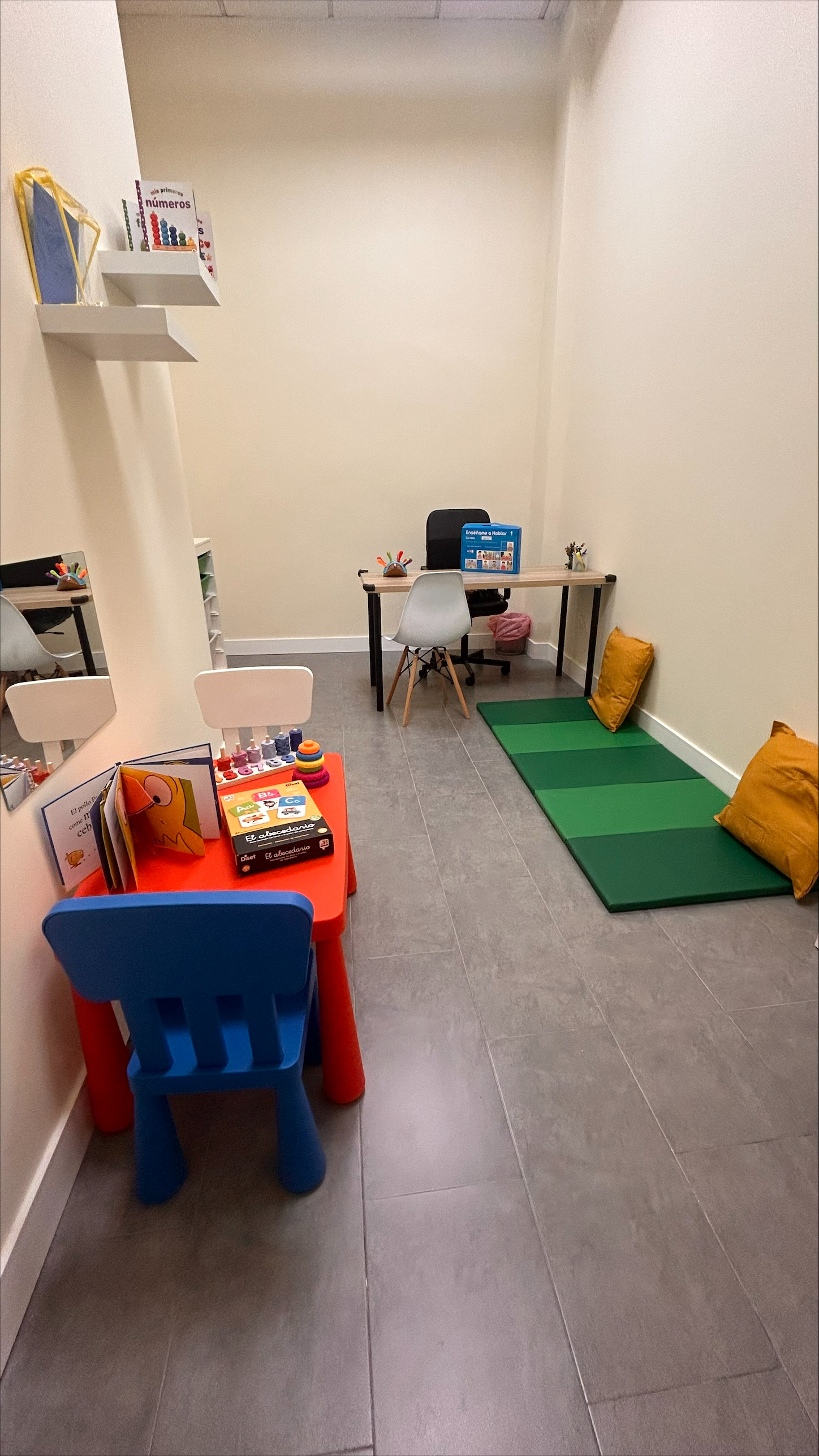 Sala de terapia del centro anda CONMiGO Ceuta