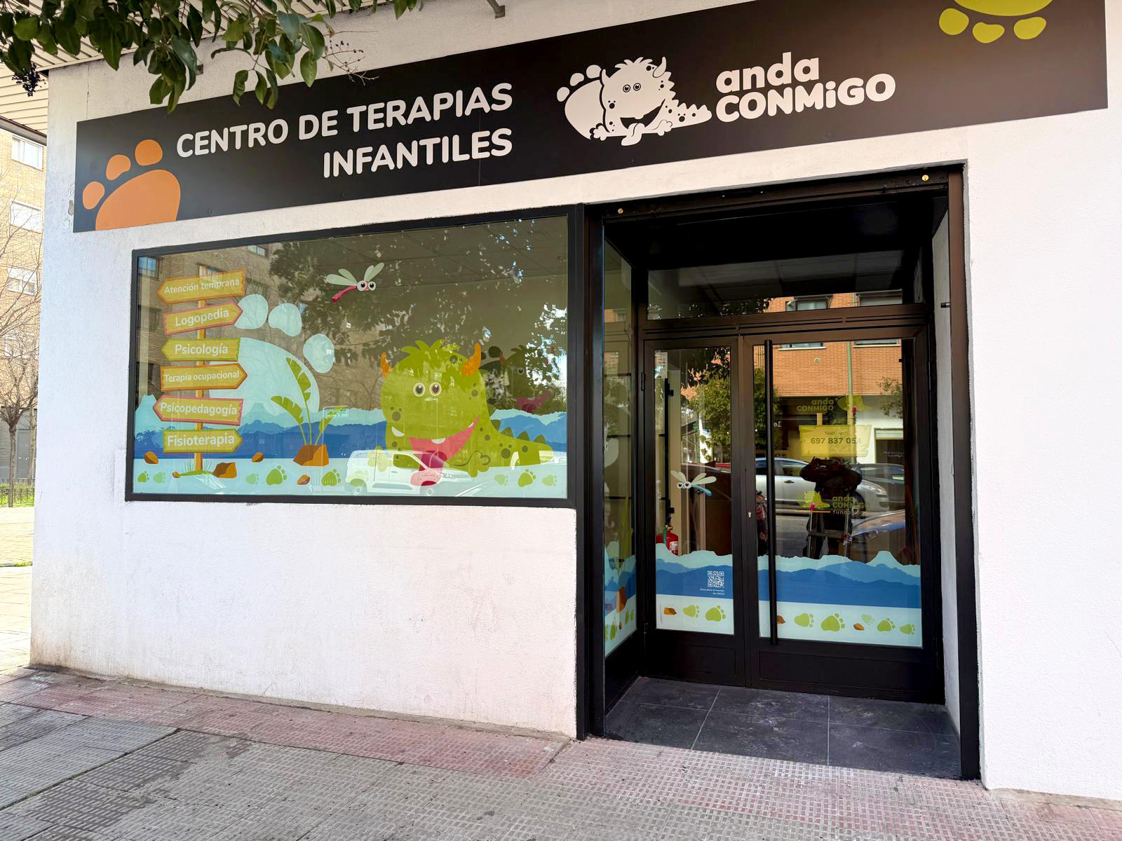 Fachada del centro anda CONMiGO Coslada El Puerto