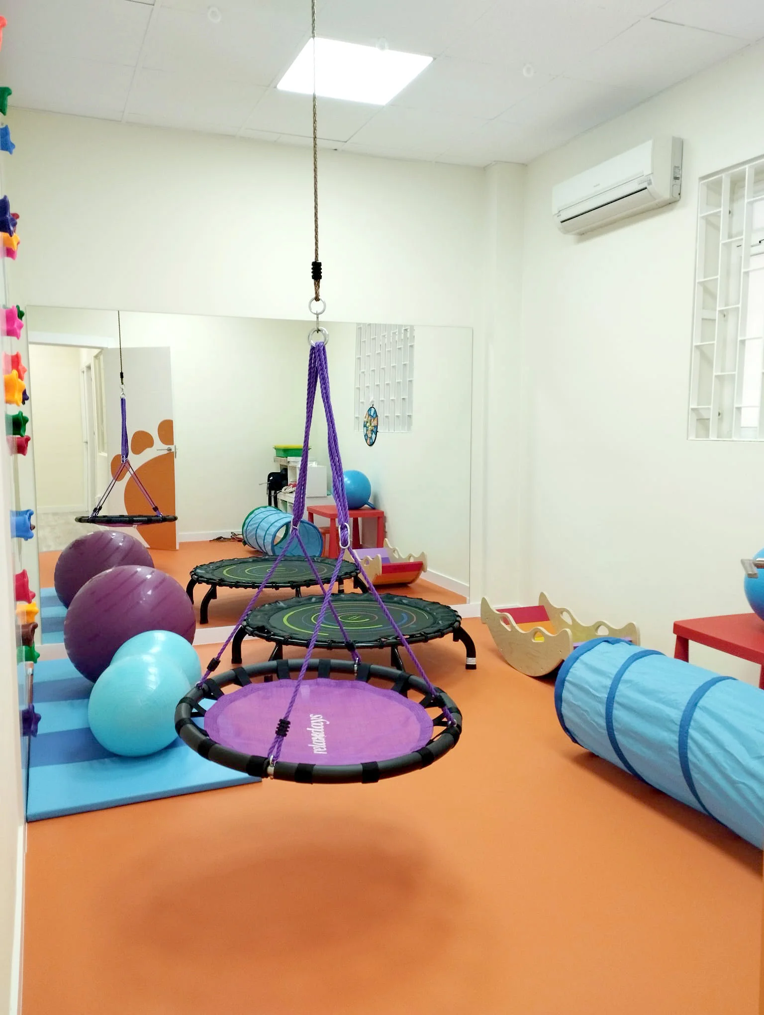Sala de terapia ocupacional del centro anda CONMiGO Torrejón de Ardoz