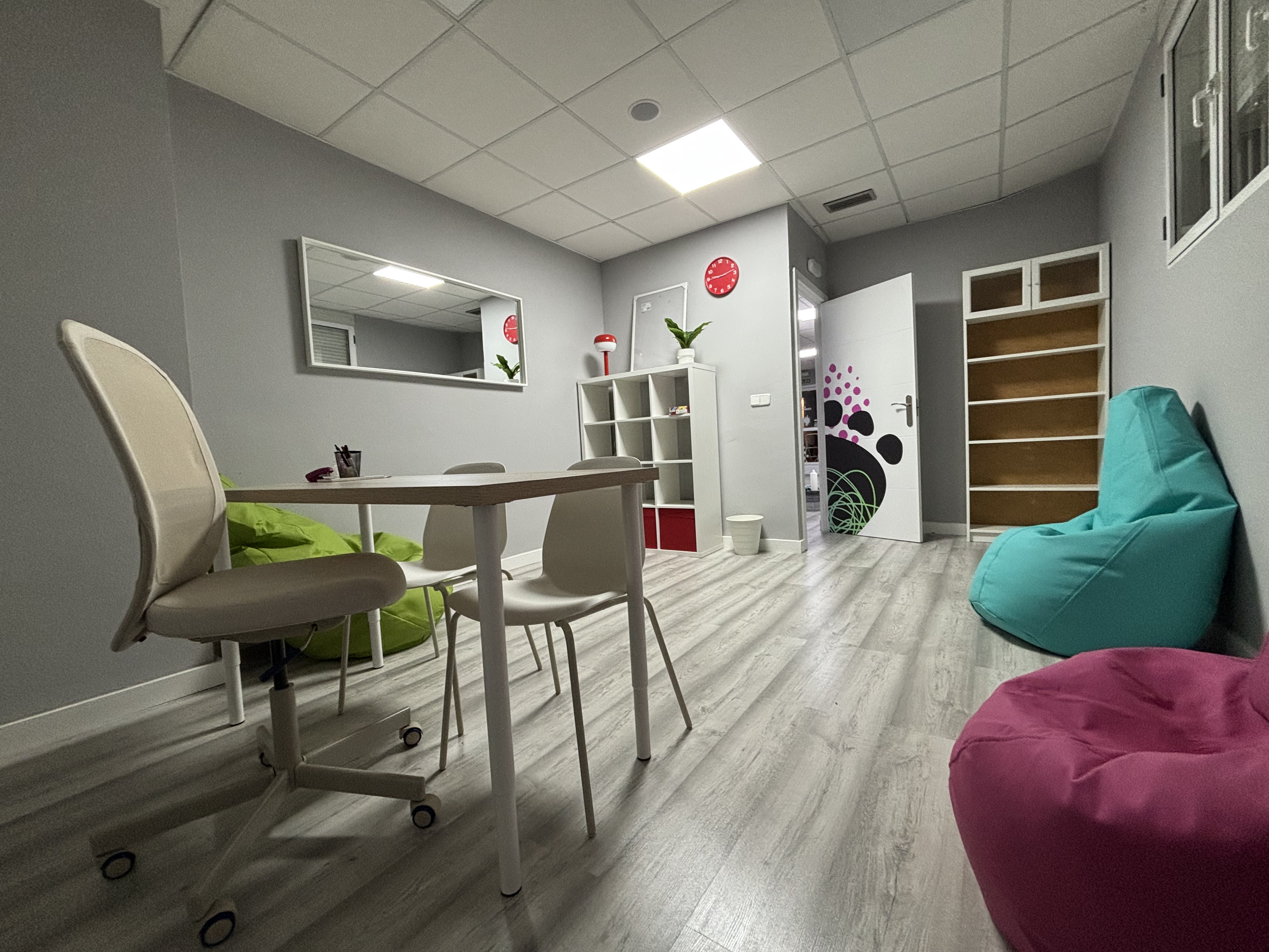 Sala de terapias del centro anda CONMiGO Teens Valdemoro Teens